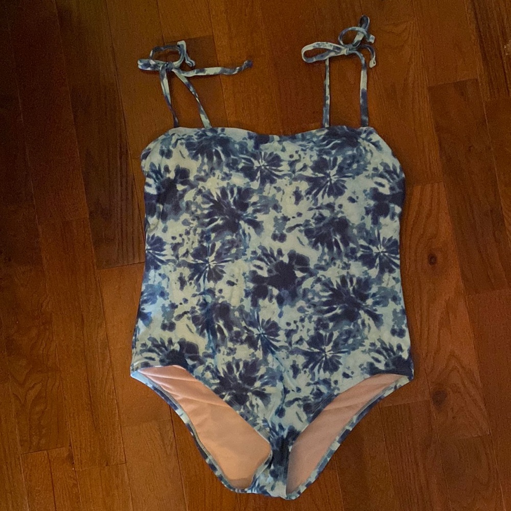 NWOT Kona sol one piece